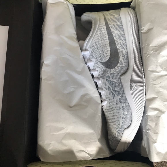 NEW Nike Kobe Mamba Rage White Basketball Elite XI - Picture 7 of 8